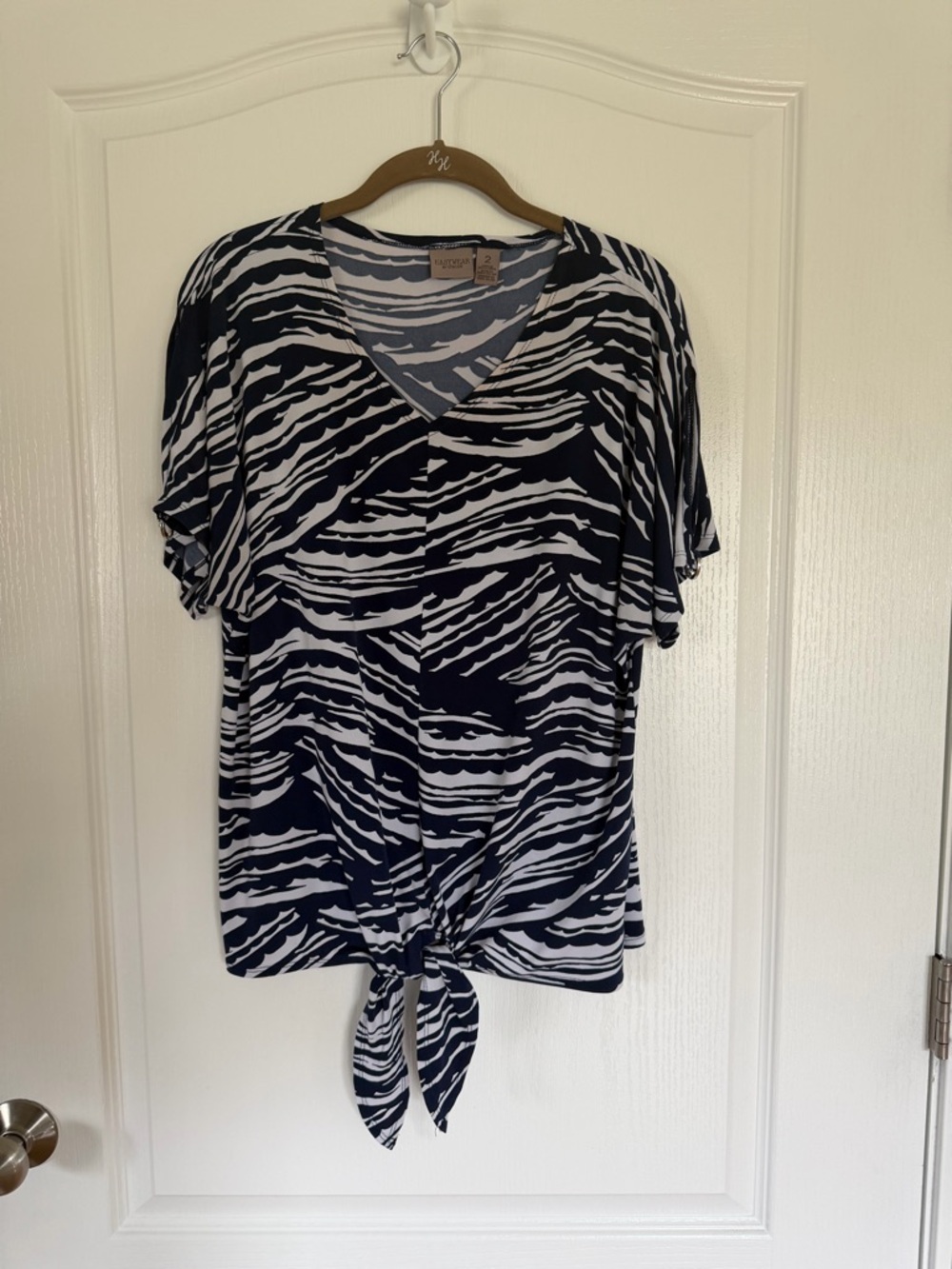 Women’s Navy and White Tie-Hem V-Neck Top, Lg